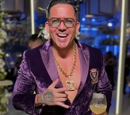 Justiça revoga medidas cautelares e decreta prisão de Kel Ferreti em processo de estupro