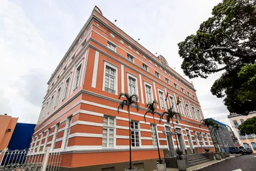 ALE aprova pagamento de 14º salário para mais de 20 mil servidores da Educação