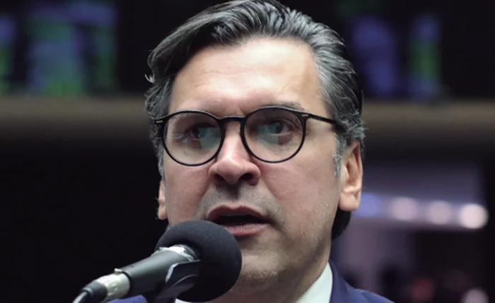 Câmara registra mais de 4 mil faltas em sessões; deputados de Alagoas aparecem entre os mais ausentes