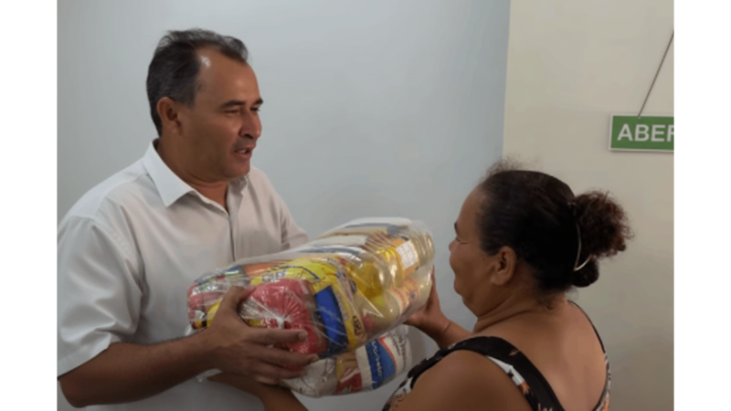 Em clima de solidariedade, a Prefeitura de Tanque d’Arca realiza entrega de cestas básicas