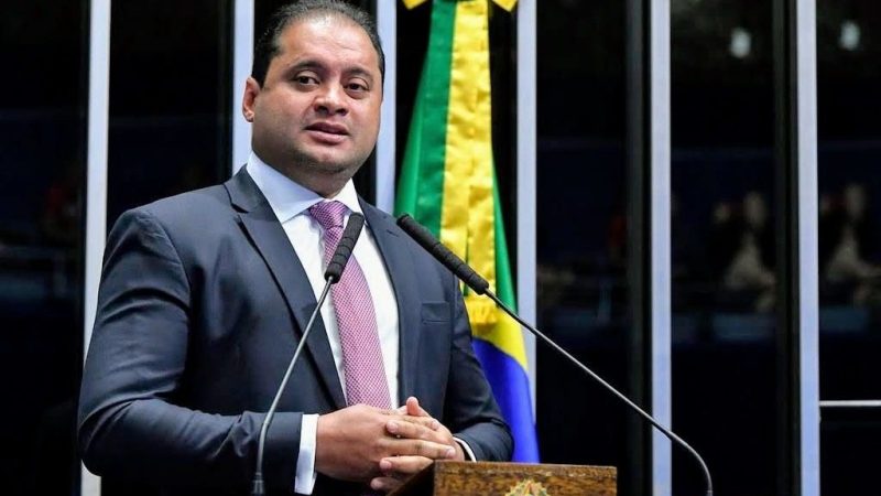 Fraudes no INSS: vice-líder do governo Lula no Senado é alvo da PF