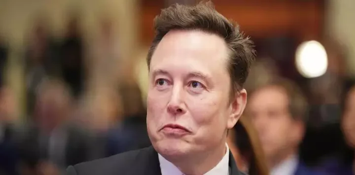 Elon Musk afirma que a faculdade de medicina será “inútil” em breve