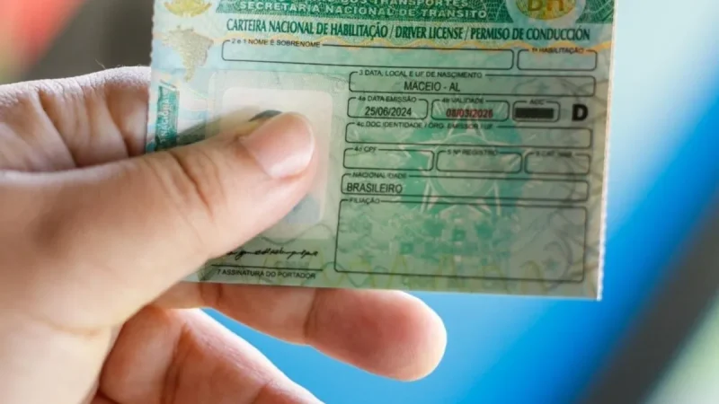 Renovação automática da CNH para motoristas sem multas começa nesta sexta-feira
