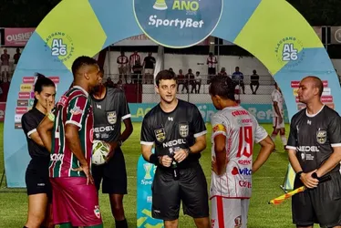 CSE supera Penedense e vence a primeira no Alagoano: 2 x 0