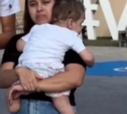 Desesperada, mãe pede ajuda a Carlinhos Maia após golpe do pai contra o próprio filho: “Estou destruída”