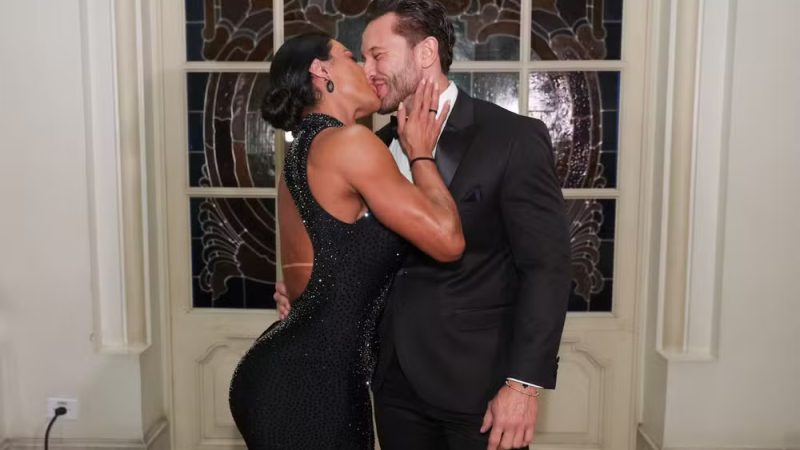 Gracyanne Barbosa assume novo namorado com beijaço em evento de gala: ‘Estou muito feliz’