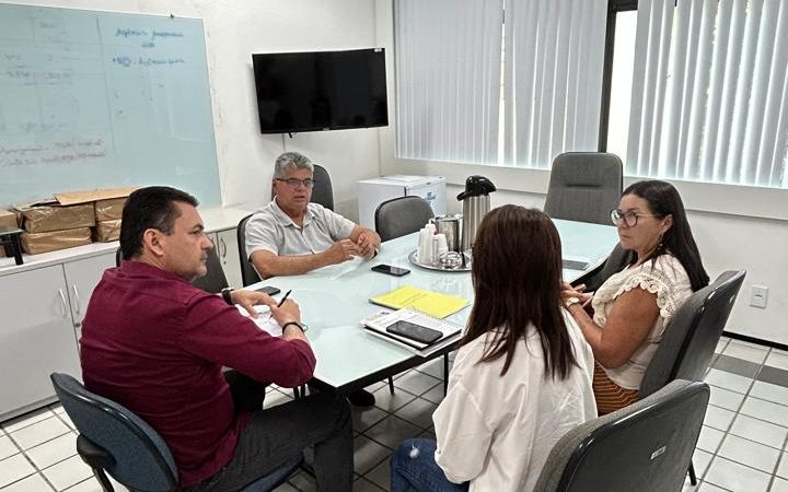 Tanque d’Arca aposta na inovação produtiva e discute carcinicultura familiar com o SEBRAE/AL