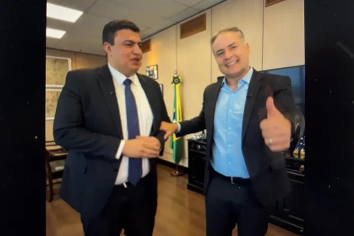 Prefeito se alia com Renan Filho e recebe promessa de grana federal para construção de estádio de futebolw