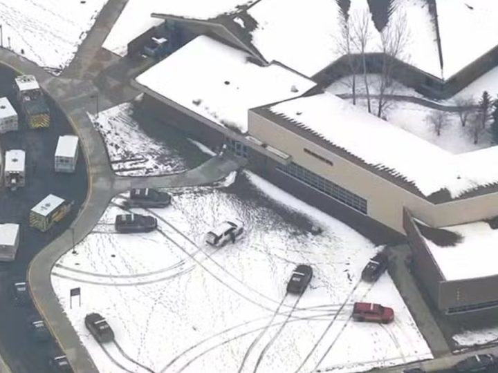 Ataque a tiros deixa ao menos nove mortos em escola no Canadá, diz polícia