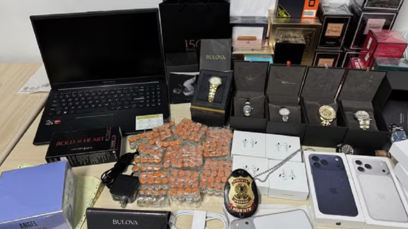 Polícia Federal apreende 152 ‘canetas emagrecedoras’, celulares e relógios com suspeito em Maceió