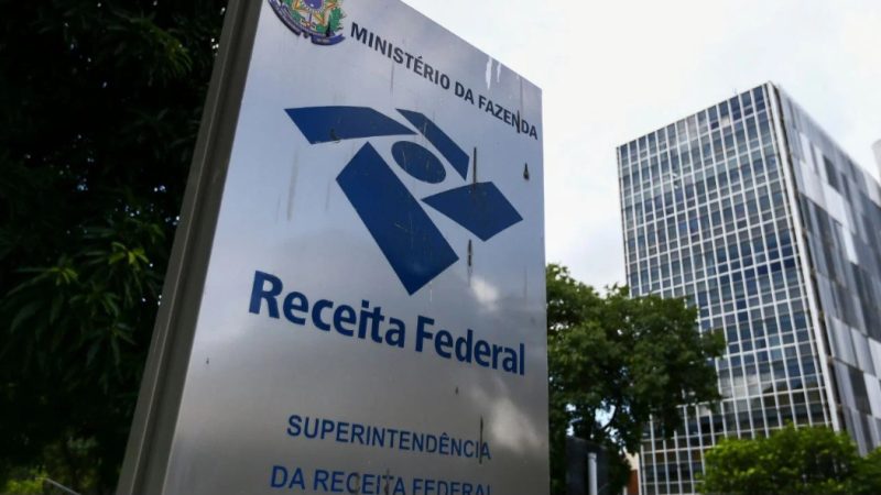 Receita Federal vai monitorar contas bancárias: entenda as regras e o que muda em 2026