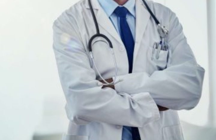 Médico é sentenciado a seis anos de prisão por abusos cometidos em unidade de saúde de Maceió