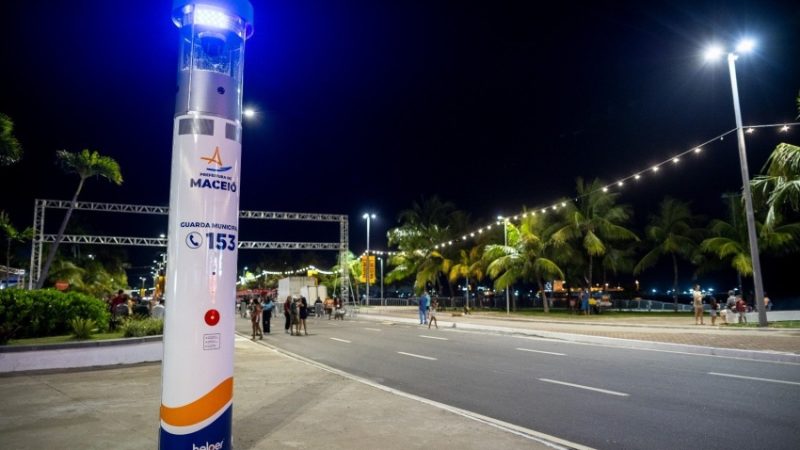 Totem de emergência ajuda a prender homem suspeito de agredir criança na orla de Maceió