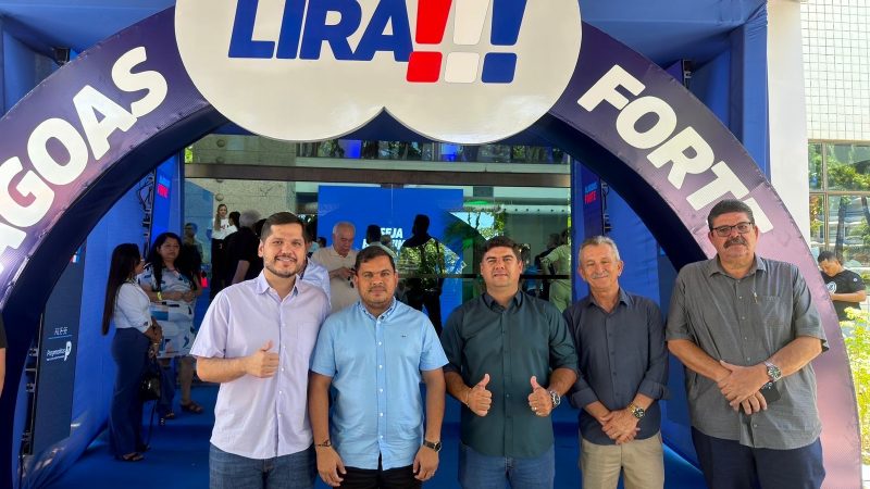 Presidente da Câmara prestigia lançamento da pré-candidatura de Arthur Lira ao Senado
