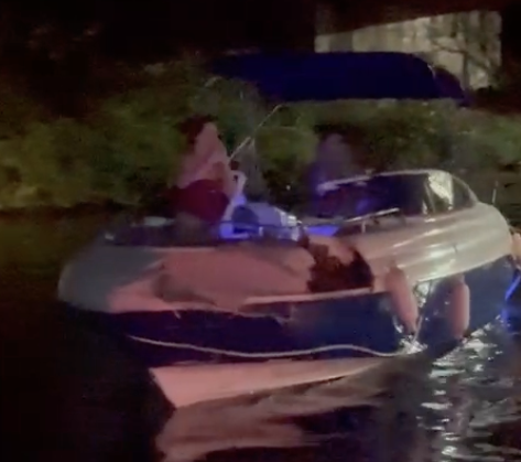 Lancha com sete pessoas bate em pilastra de ponte e homem morre em Marechal Deodoro