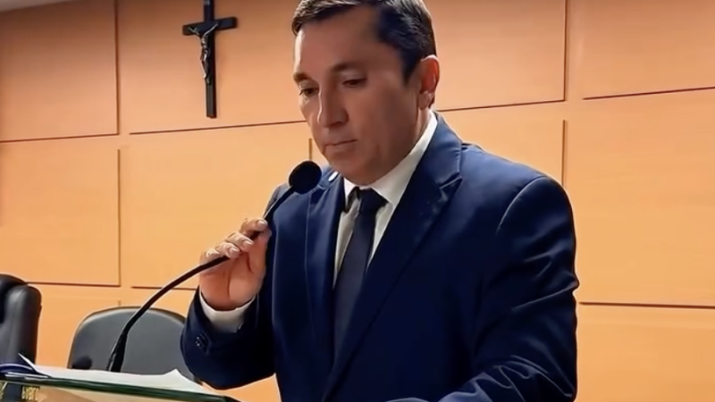 Rogério Nezinho critica Luciano Barbosa e expõe fechamento de maternidades