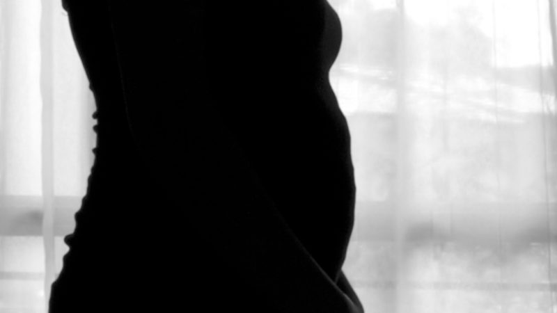 Homem é preso por manter relacionamento e engravidar adolescente de 12 anos no Paraná