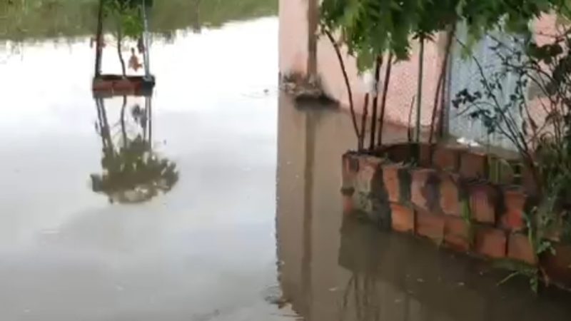 Chuvas expõem falhas em obras e alagam ruas em Palmeira dos Índios; moradores cobram soluções