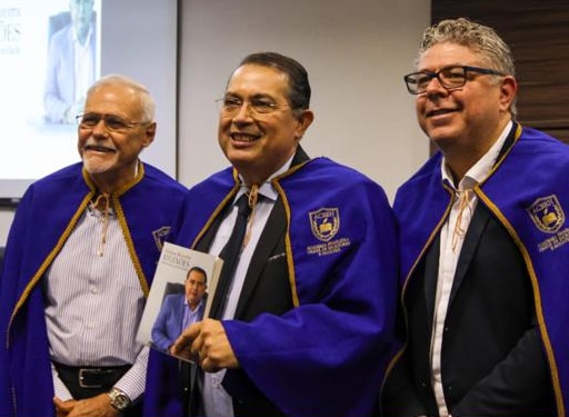 Adeilson Bezerra lança livro e assume presidência da ACBEN em noite de prestígio político
