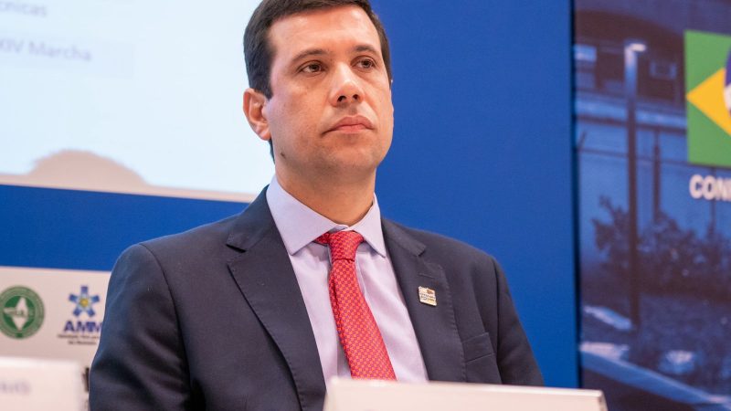 Hugo Wanderley e Rafael Brito recebem apoio de Adriano Barros em Joaquim Gomes