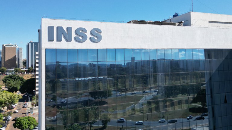 TCU bloqueia consignados do INSS após suspeitas de fraudes e vazamento de dados