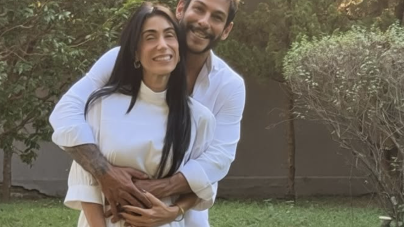 Michelle Barros e Shia Phoenix anunciam gravidez