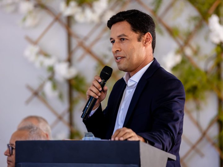 Sem vice: Rodrigo Cunha assume Prefeitura de Maceió após saída de JHC