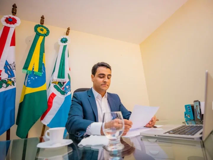 JHC promove “faxina administrativa” em Maceió e exonera cargos comissionados; decisão acende cenário político para 2026