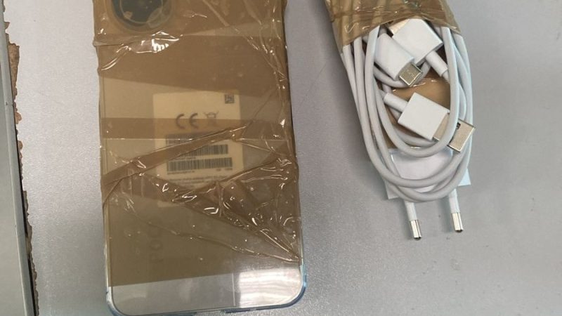 Advogado é preso por suspeita de tentar passar celular para reeducando em presídio de Maceió