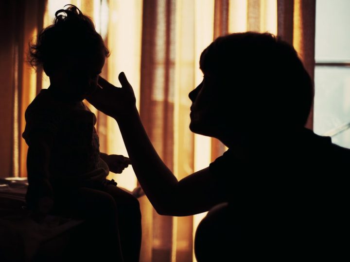 Animador infantil com antecedentes por estupro de vulnerável é preso em Maceió por crimes de exploração sexual